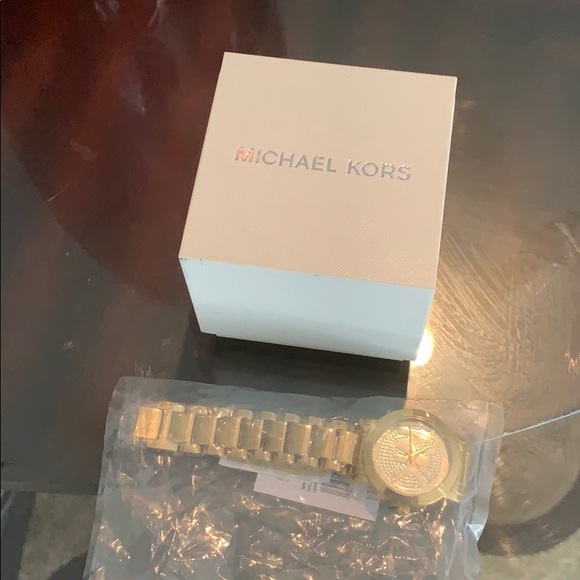 Brand new gold Michael kors women\'s watch